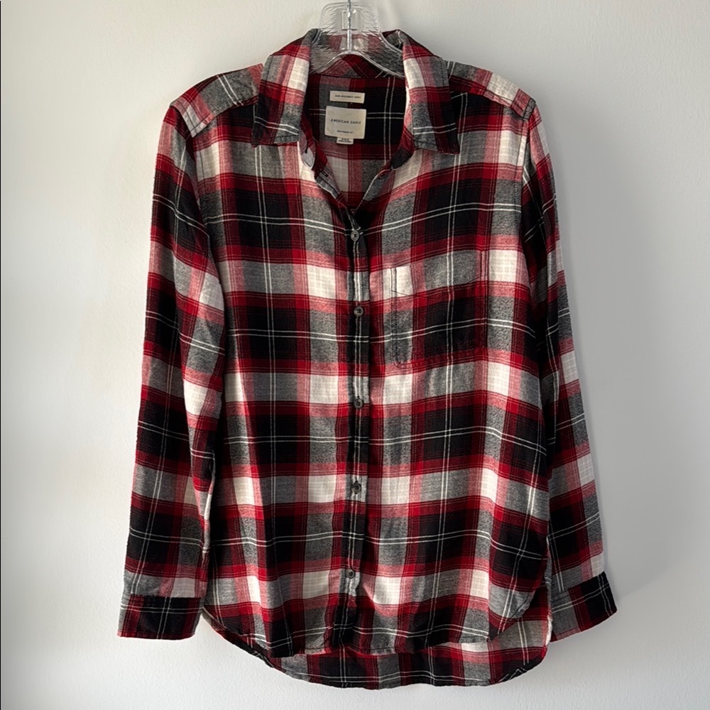 Women's Red and Black Plaid Shirt Medium Relaxed Boyfriend Fit